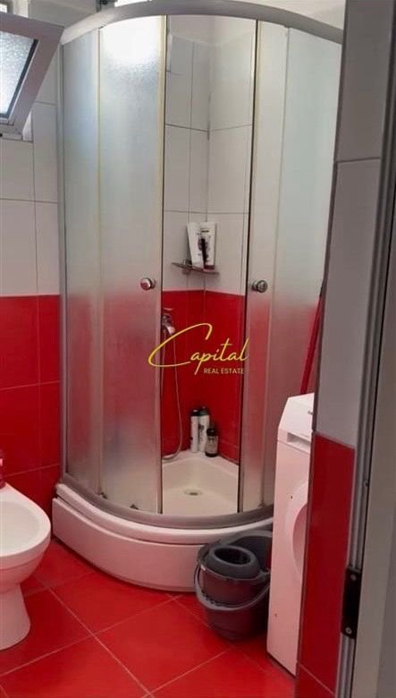Tirane, jepet me qera apartament 1+1 Kati 1, 60 m² 400 € (RRUGA E DIBRES)