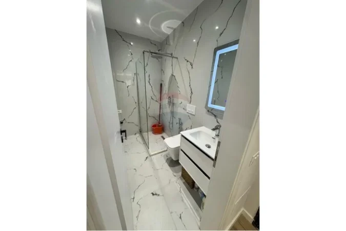 shitet , 65 m² 120.000 € (Shitet apartament 1 + 1 Kodra Diellit)