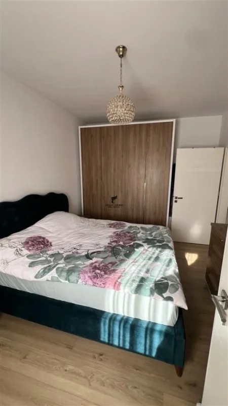 Tirane, jepet me qera apartament 3+1+Ballkon Kati 3, 100 m² 900 € (IRFAN TOMINI)