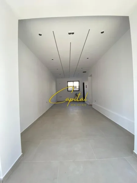 Tirane, shitet dyqan Kati 0, 66 m² 410.000 € (XHAMLLIKU)