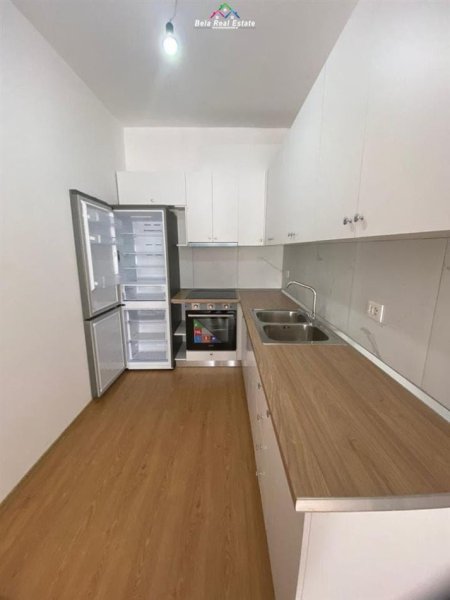 Tirane, jepet me qera apartament 1+1+Ballkon Kati 2, 101 m² 600 € (Rruga e Dibres)