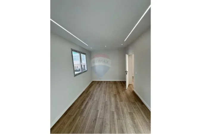 shitet , 68 m² 125.000 € (Shitet apartament 1 + 1 Kodra Diellit)