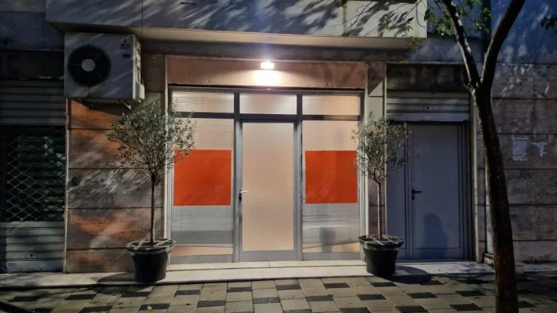 Tirane, shes dyqan Kati 0, 43 m² 129.000 € (Rruga Haxhi Hysen Dalliu, prane prokurorise se Tiranes, prane rruges mine peza)