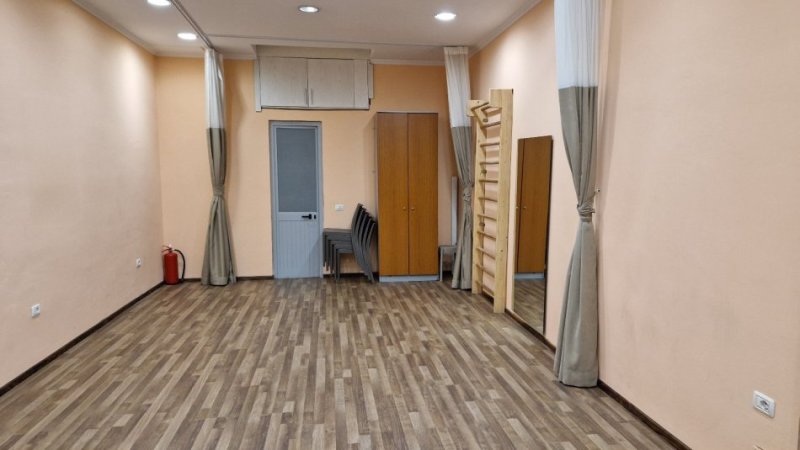 Tirane, shes dyqan Kati 0, 43 m² 134.000 € (Rruga Haxhi Hysen Dalliu, prane prokurorise se Tiranes, prane rruges mine peza)