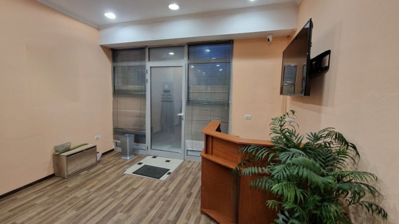 Tirane, shes dyqan Kati 0, 43 m² 134.000 € (Rruga Haxhi Hysen Dalliu, prane prokurorise se Tiranes, prane rruges mine peza)