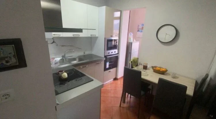 Tirane, shes apartament 2+1+Ballkon Kati 5, 75 m² 65.000 € (Institut)