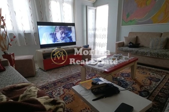 Tirane, jepet me qera apartament 2+1 Kati 2, 132 m² 600 € (Bulevardi Zogu i Pare)