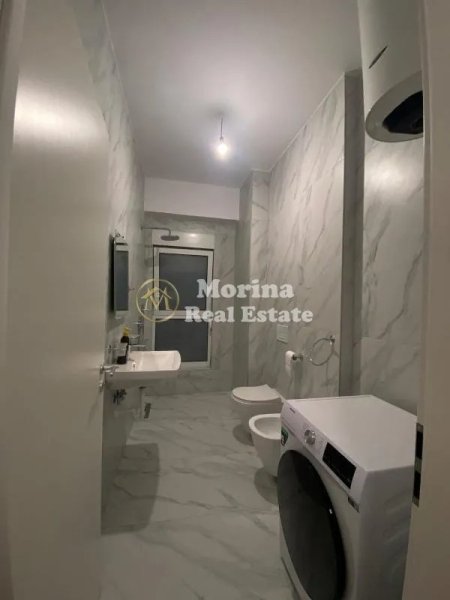 Tirane, jepet me qera apartament 1+1 Kati 7, 60 m² 360 € (Ali Demi)