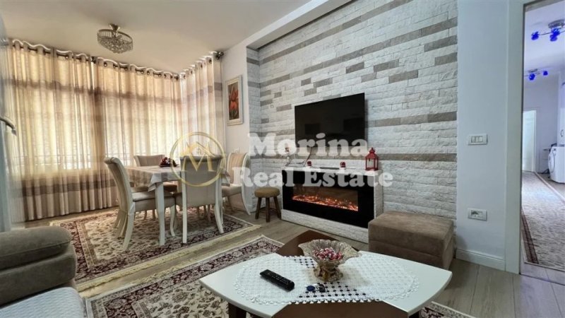Tirane, jepet me qera apartament 3+1 Kati 5, 120 m² 900 € (Irfan Tomini)
