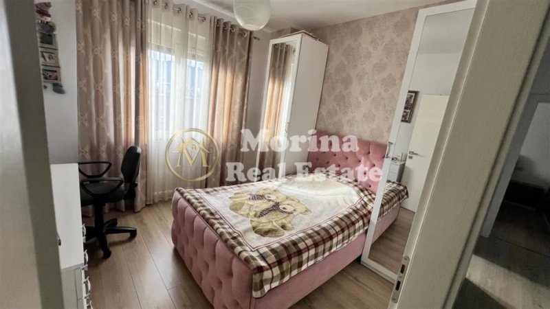 Tirane, jepet me qera apartament 3+1 Kati 5, 120 m² 900 € (Irfan Tomini)