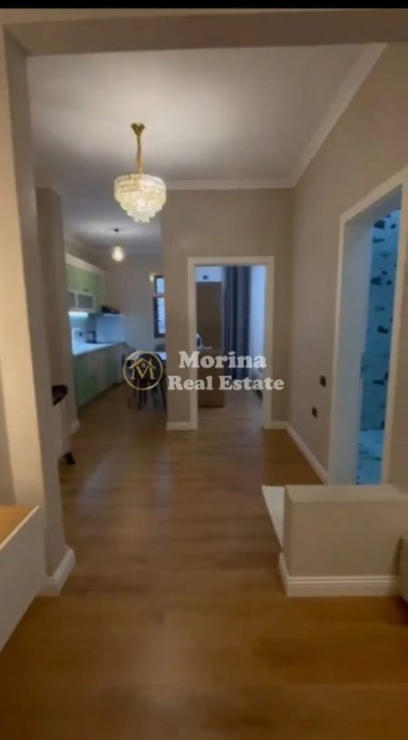 Tirane, jepet me qera apartament 1+1 Kati 2, 70 m² 600 € (Vasil Shanto)