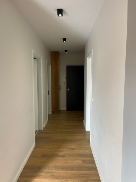 Tirane, jepet me qera apartament 2+1+Ballkon Kati 3, 100 m² 750 € (Don Bosko)