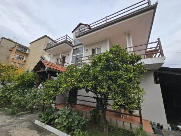 Tirane, shitet shtepi 3 Katshe Kati 3, 274 m² 349.000 € (Laprake)