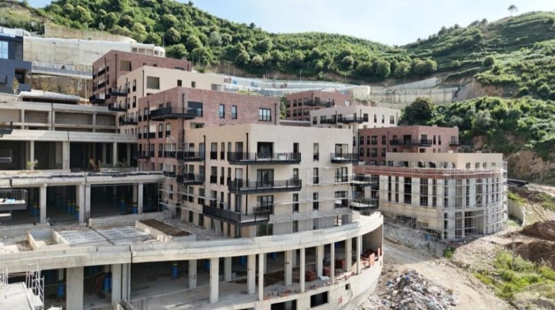 Tirane, shitet apartament duplex 3+1+Ballkon Kati 1, 305.000 € (Kodra e Diellit)