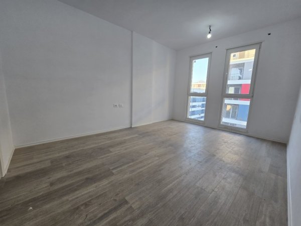 Tirane, shitet apartament 2+1+Ballkon Kati 6, 115.000 € (Univers City)
