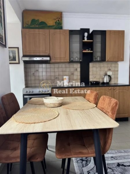 Tirane, jepet me qera apartament 1+1 Kati 3, 65 m² 450 € (Pazari i Ri)
