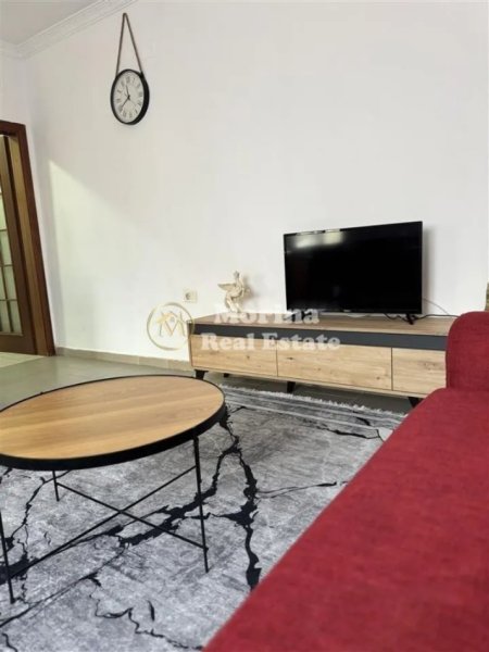 Tirane, jepet me qera apartament 1+1 Kati 3, 65 m² 450 € (Pazari i Ri)