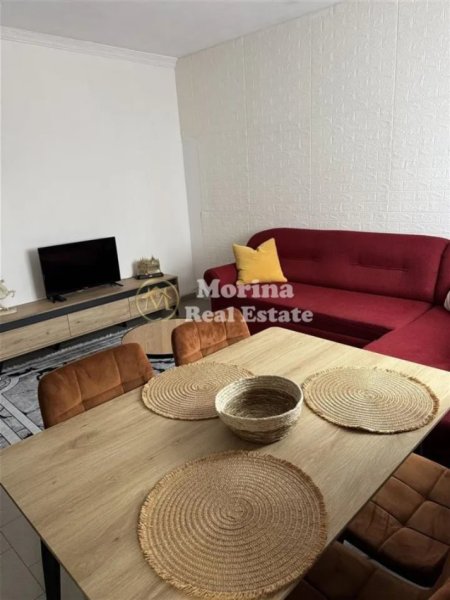 Tirane, jepet me qera apartament 1+1 Kati 3, 65 m² 450 € (Pazari i Ri)