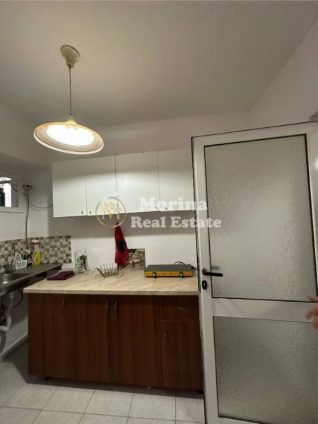 Tirane, jepet me qera apartament 1+1 Kati 1, 55 m² 350 € (Brryli)