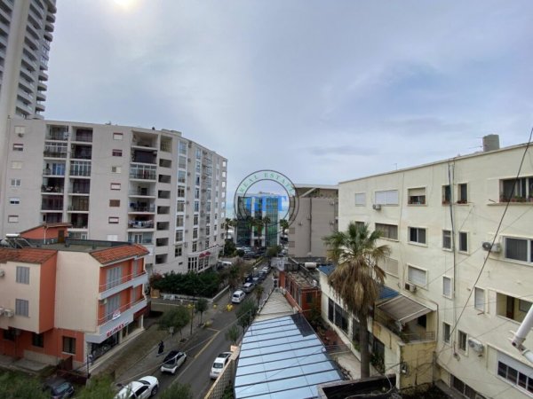 Durres, jepet me qera apartament 1+1+Ballkon Kati 4, 82 m² 450 € (Qira, Apartament 1+1, Pamje Deti, Ne Vollga, Durrës.)