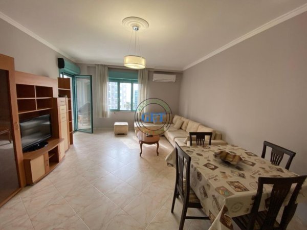 Durres, jepet me qera apartament 1+1+Ballkon Kati 4, 82 m² 450 € (Qira, Apartament 1+1, Pamje Deti, Ne Vollga, Durrës.)