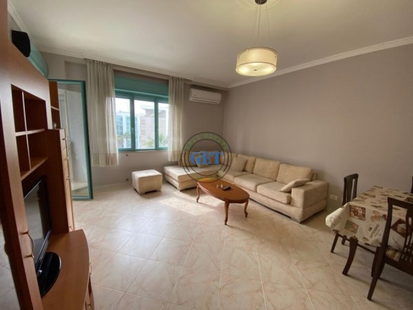 Durres, jepet me qera apartament 1+1+Ballkon Kati 4, 82 m² 450 € (Qira, Apartament 1+1, Pamje Deti, Ne Vollga, Durrës.)