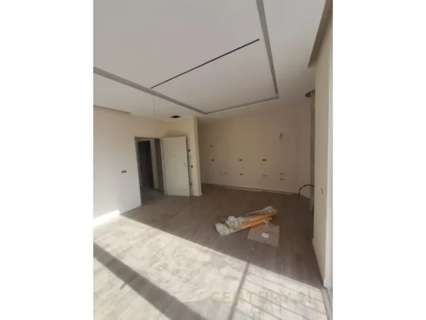 Tirane, jap me qera zyre , 115 m² 1.600 € (Komuna e Parisit)
