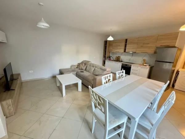 Tirane, jap me qera apartament 2+1+Ballkon , 86 m² 600 € (Kodra e Diellit)