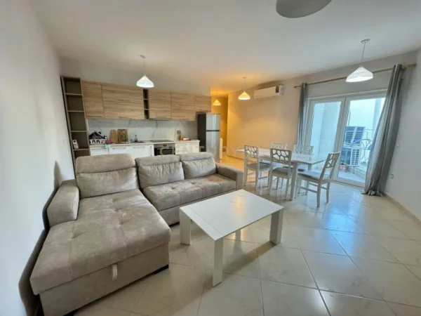 Tirane, jap me qera apartament 2+1+Ballkon , 86 m² 600 € (Kodra e Diellit)