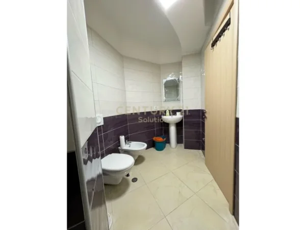Tirane, jap me qera apartament 2+1+Ballkon , 86 m² 600 € (Kodra e Diellit)