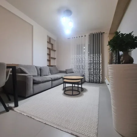 Tirane, jap me qera apartament 1+1+parkim, Kati 7, 61 m² 400 € (Univers City)