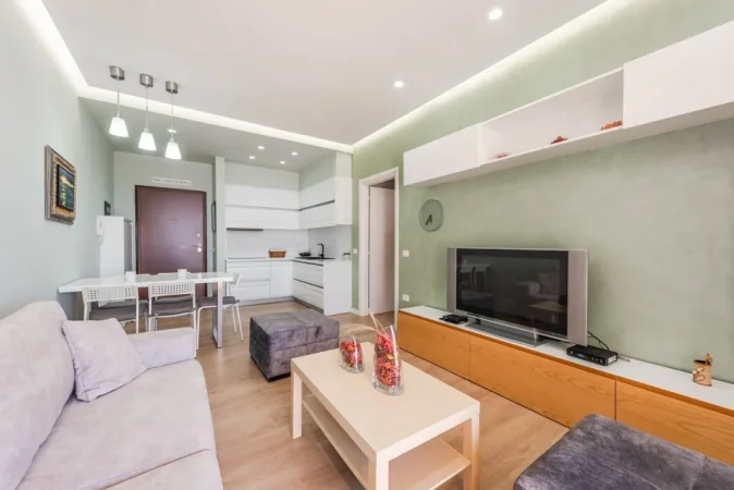 Vlore, jepet me qera apartament 1+1+Ballkon , 97 m² 800 € (Lungomare)