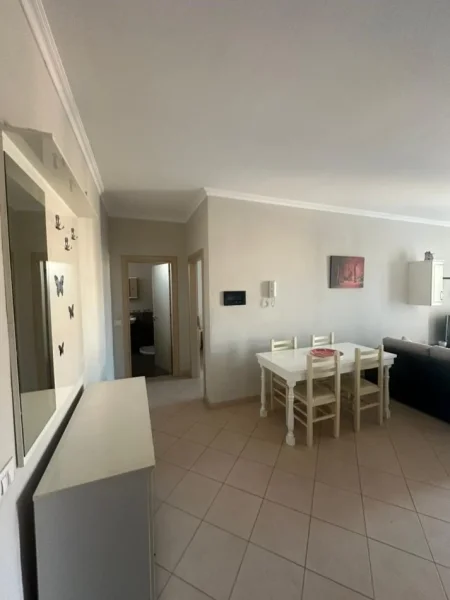 Tirane, shitet apartament 2+1+Ballkon Kati 8, 112 m² 150.000 € (Qytet Studenti)