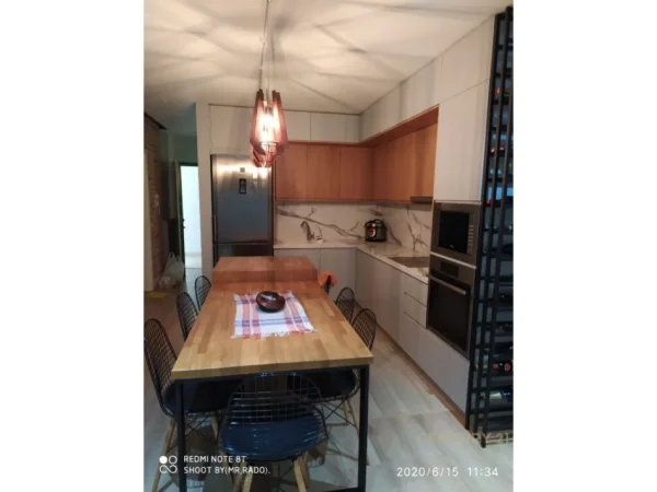 Tirane, jap me qera apartament 2+1 , 106 m² 700 € (Kodra e Diellit)