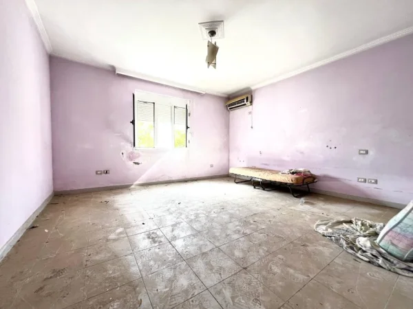 Vlore, shitet shtepi 2+1 , 500 m² 130.000 € (Stacioni trenit)