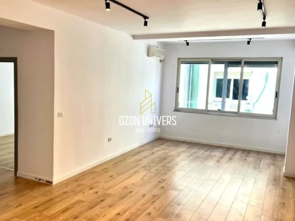Tirane, jepet me qera zyre Kati 4, 120 m² 1.200 € (Blloku)