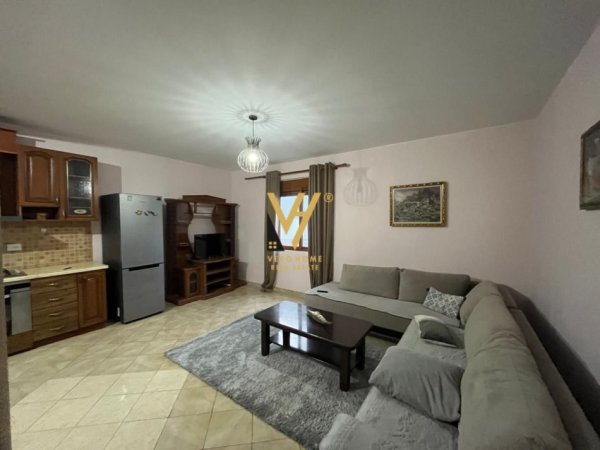Tirane, jepet me qera shtepi 2+1+Ballkon Kati 0, 105 m² 450 € (MISTO MAME)