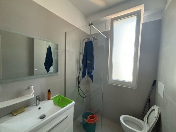 Tirane, jepet me qera apartament 2+1+Aneks+Ballkon Kati 4, 75 m² 600 € (fusha e aviacionit)