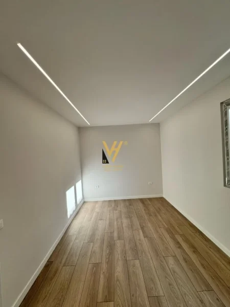 Tirane, shitet apartament 1+1+Ballkon Kati 4, 76 m² 125.000 € (KODRA E DIELLIT)
