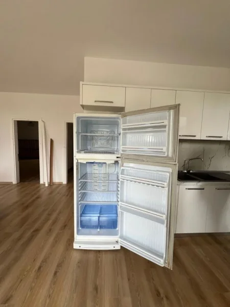 Tirane, jepet me qera 2+1 Kati 4, (qytet studenti)