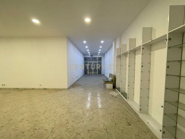 Tirane, shitet ambjent biznesi Kati 0, 125 m² 250.000 € (Neom109494)