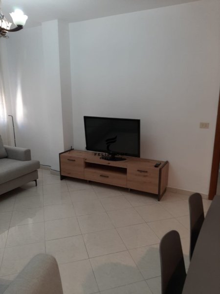 Tirane, jepet me qera apartament 1+1+Ballkon Kati 6, 96 m² 500 € (RRUGA ELBASANIT)