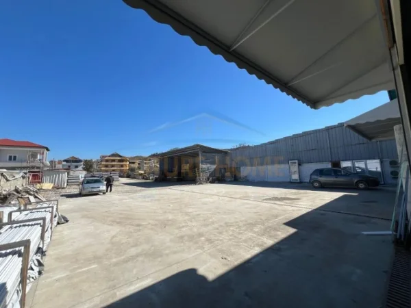 Kapanon me Qera, Vaqarr, Tiranë