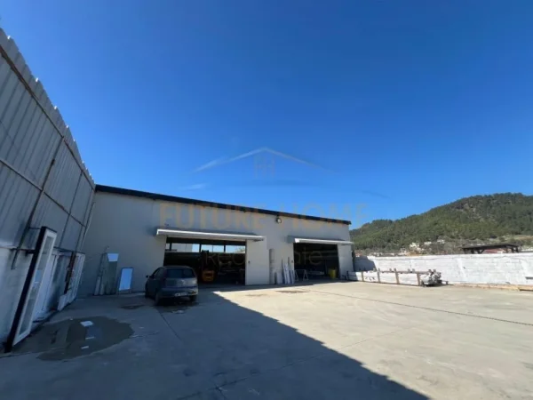 Kapanon me Qera, Vaqarr, Tiranë