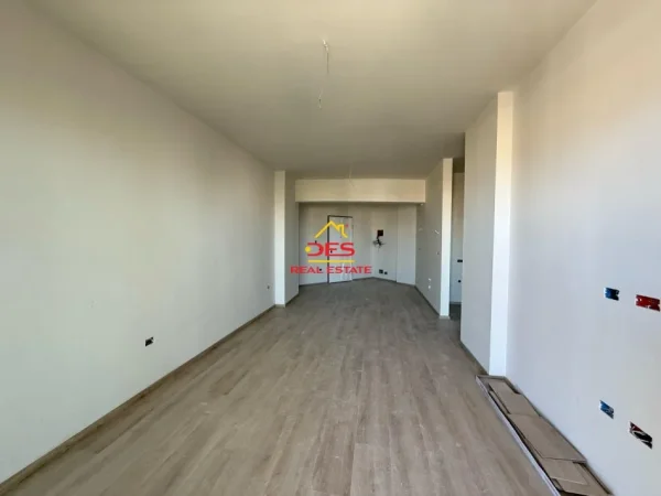 Vlore, shitet apartament 1+1+Ballkon Kati 3, 73 m² (Rruga dhimitër Konomi)