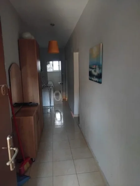 Tirane, jepet me qera apartament 1+1 Kati 1, 400 € (rruga e elbasanit)