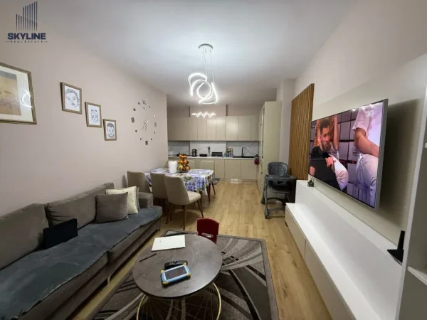 Tirane, shitet apartament 2+1 Kati 9, 95 m² 155.000 € (Yzberisht)