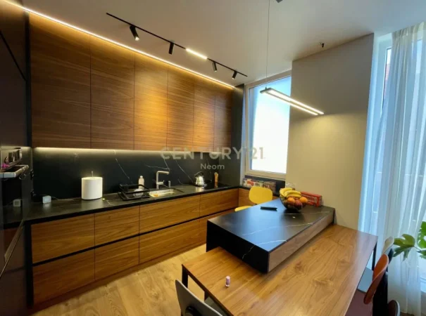 Tirane, shitet apartament 2+1 , 100 m² 255.000 € (Bulevardi I Ri)