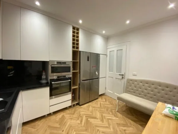 Tirane, shitet apartament 3+1+2 Kati 3, 128 m² 268.000 € (Rruga Elbasanit)