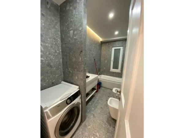 Tirane, shitet apartament 3+1+2 Kati 3, 128 m² 268.000 € (Rruga Elbasanit)